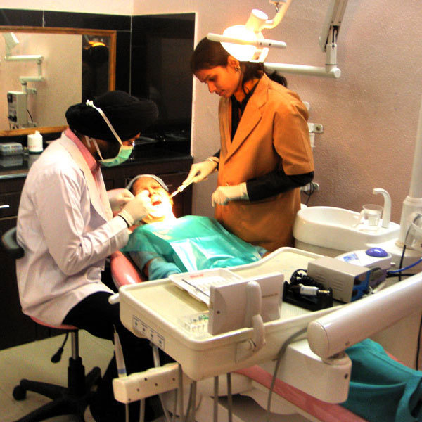  Apex Dental Hospital